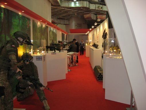 Bumar Żołnierz na targach DEFEXPO