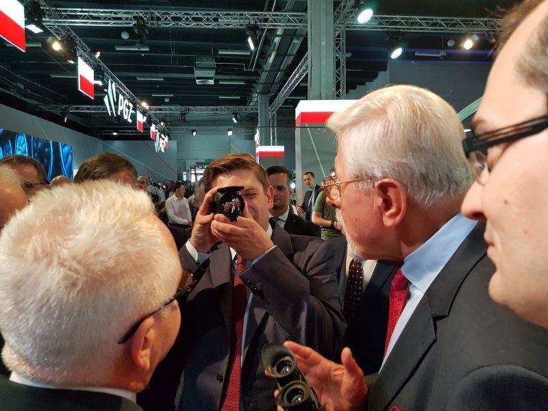 MSPO 2016: Minister Bartosz Kownacki na stoisku PCO S.A.