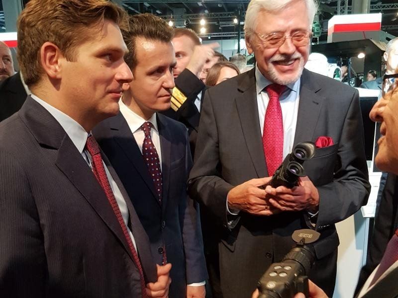 MSPO 2016: Minister Bartosz Kownacki na stoisku PCO S.A.