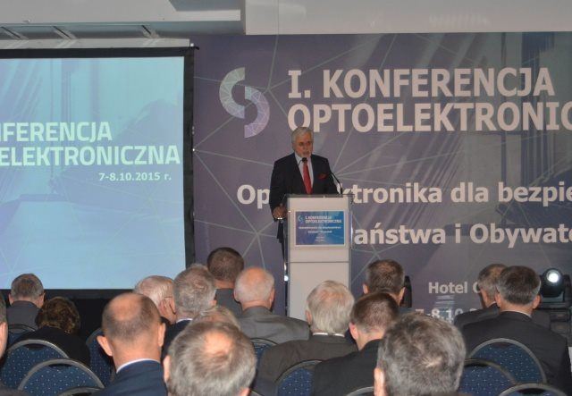 https://pcosa.com.pl/wp-content/uploads/2018/07/konferencja_optoelektroniczna-640x443.jpg